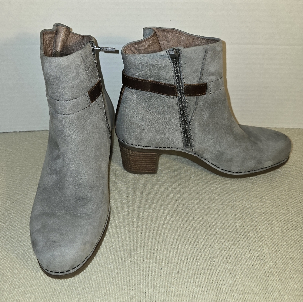 Dansko Hartley Grey Nubuck Boots size 39/9us
